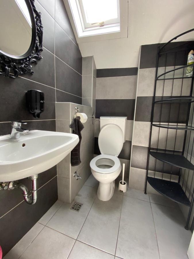 The Best Hostel Блед Экстерьер фото